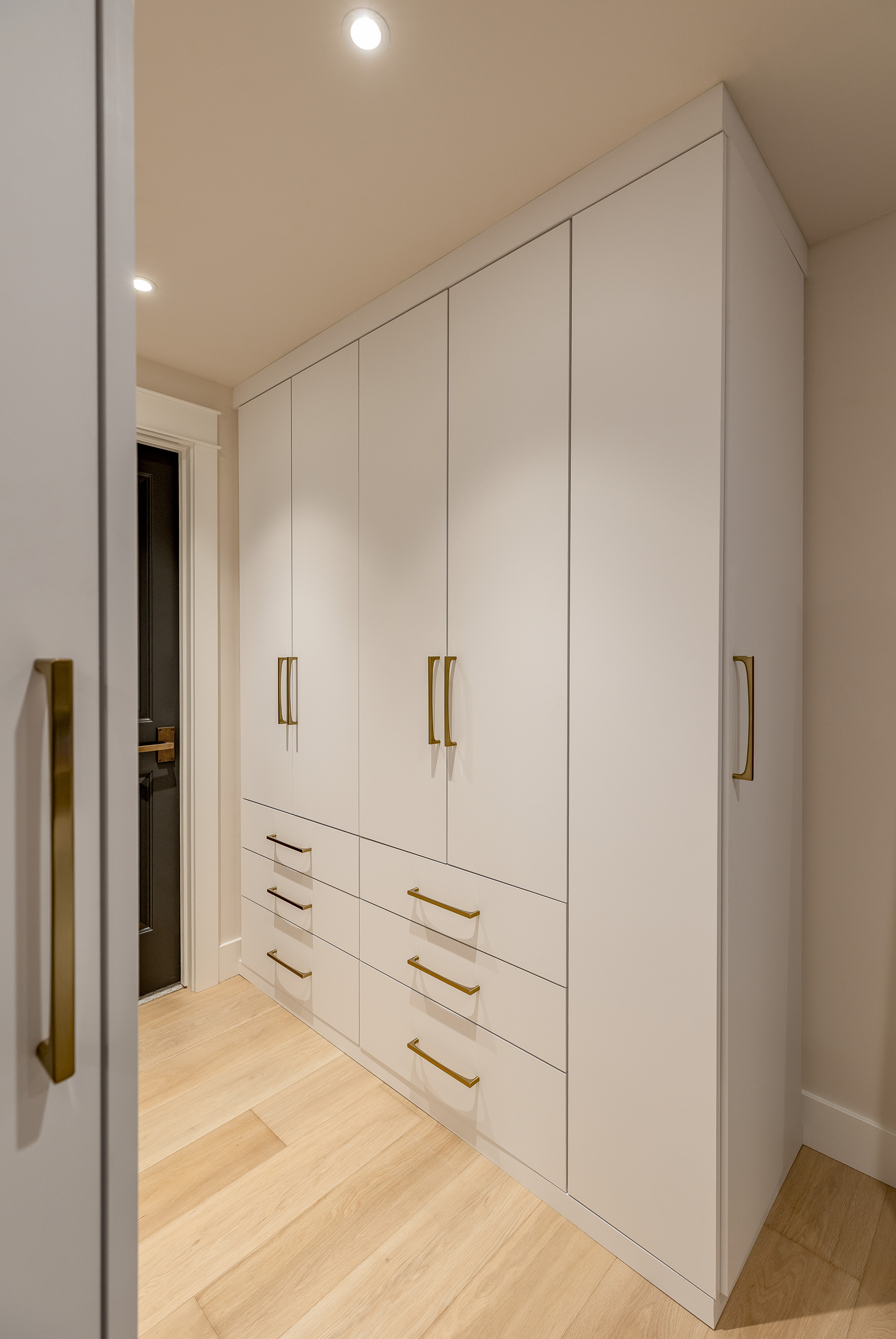 Wardrobe in Matte White