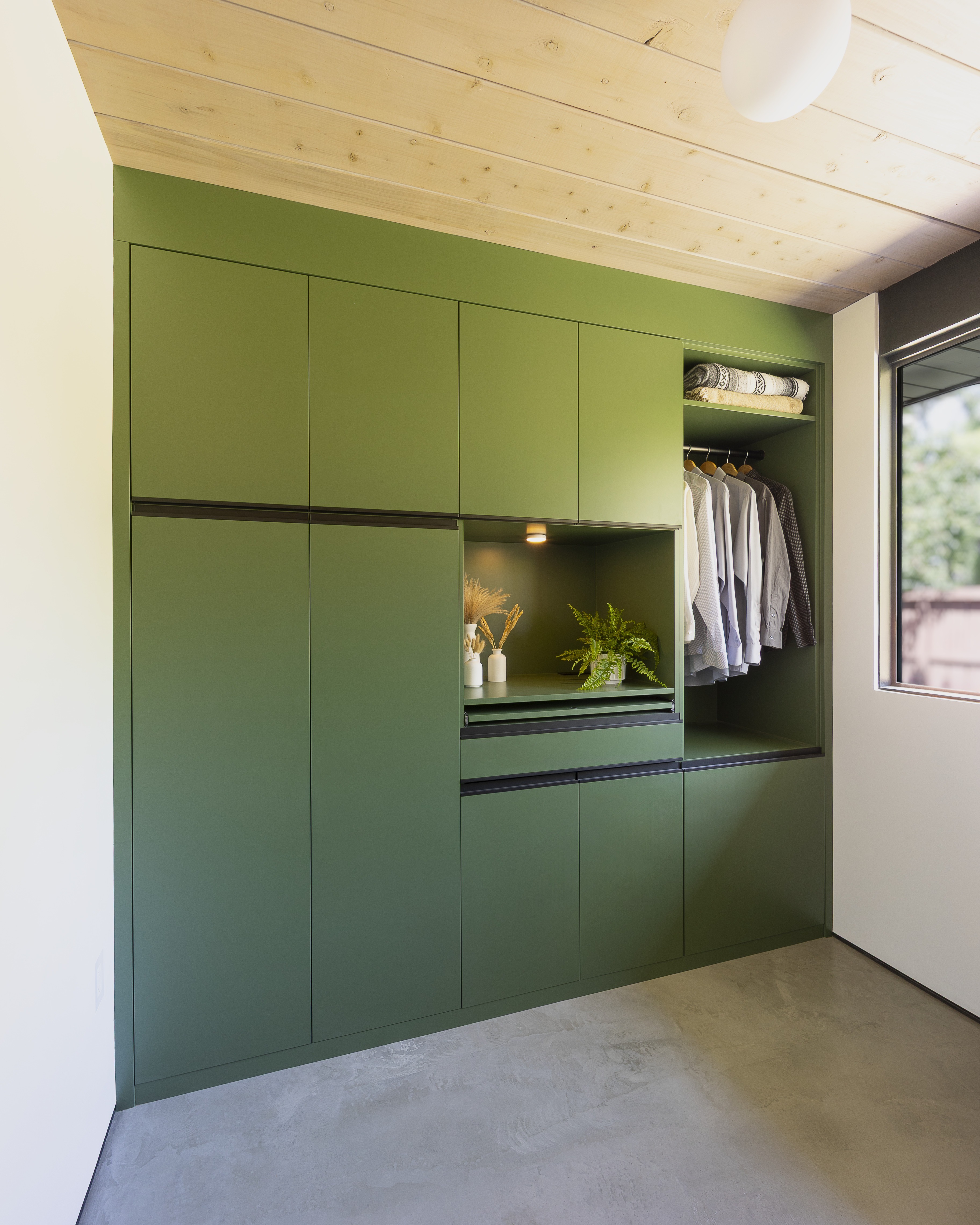 Custom Paint Laundry