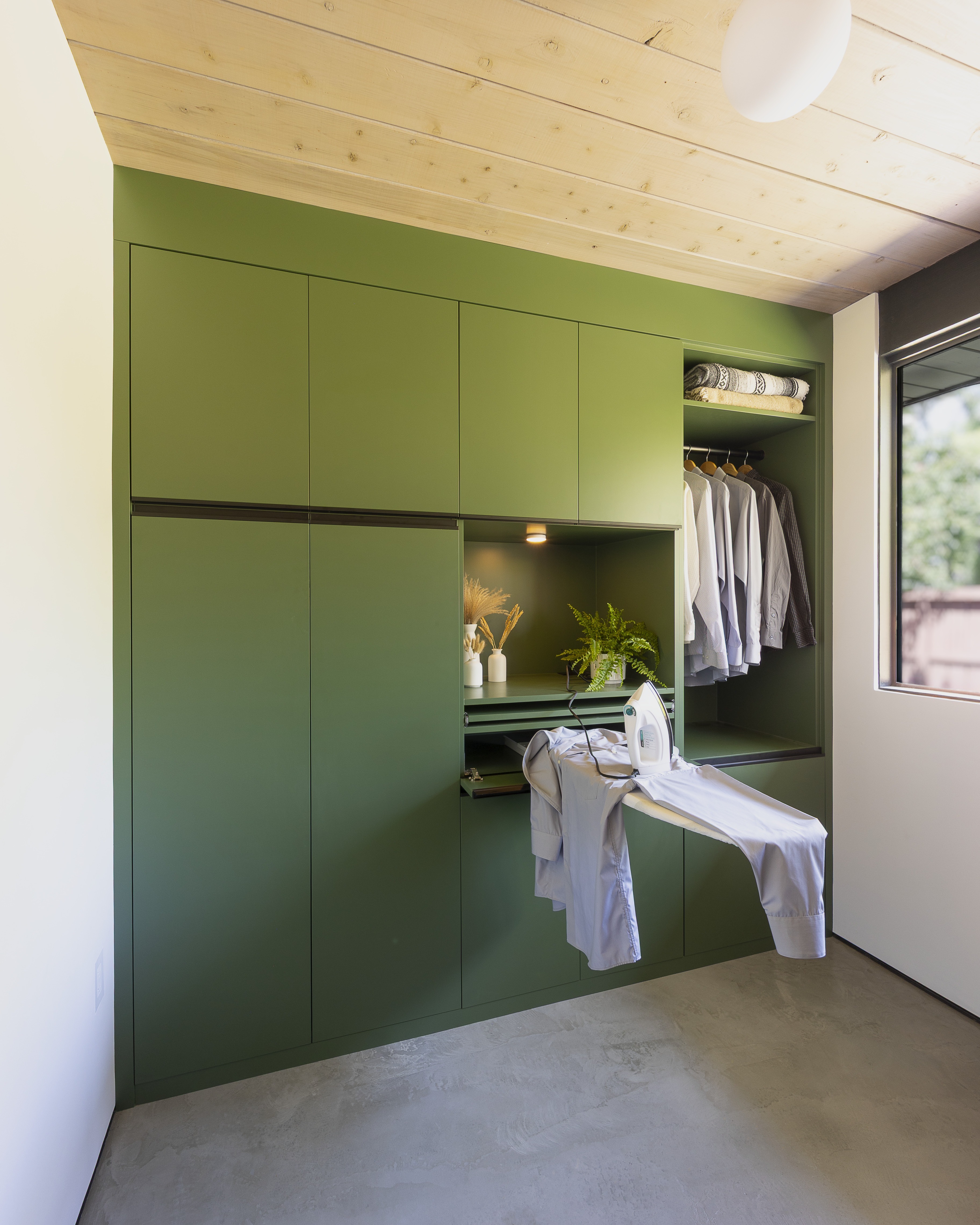 Custom Paint Laundry