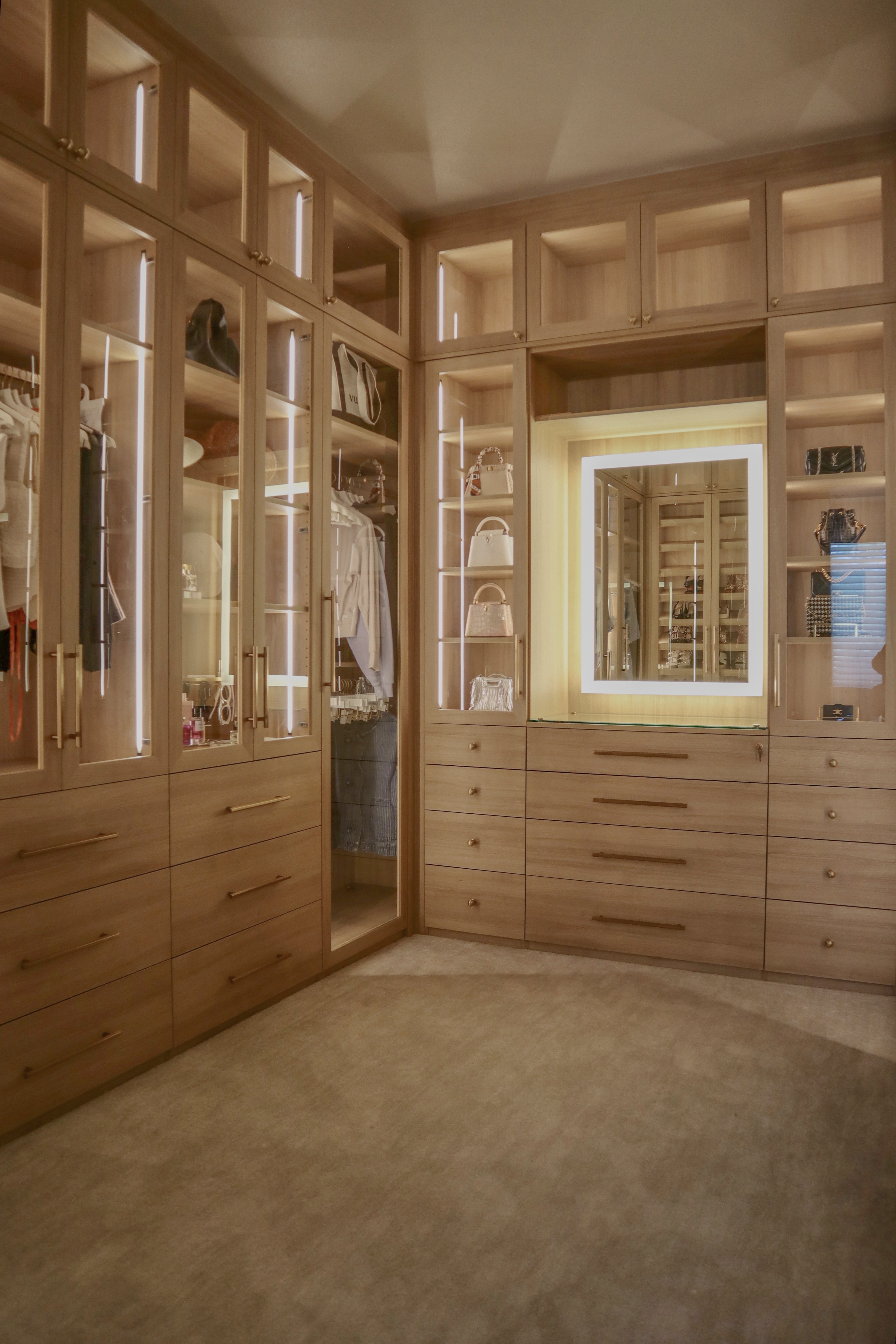 Walk-in Closet